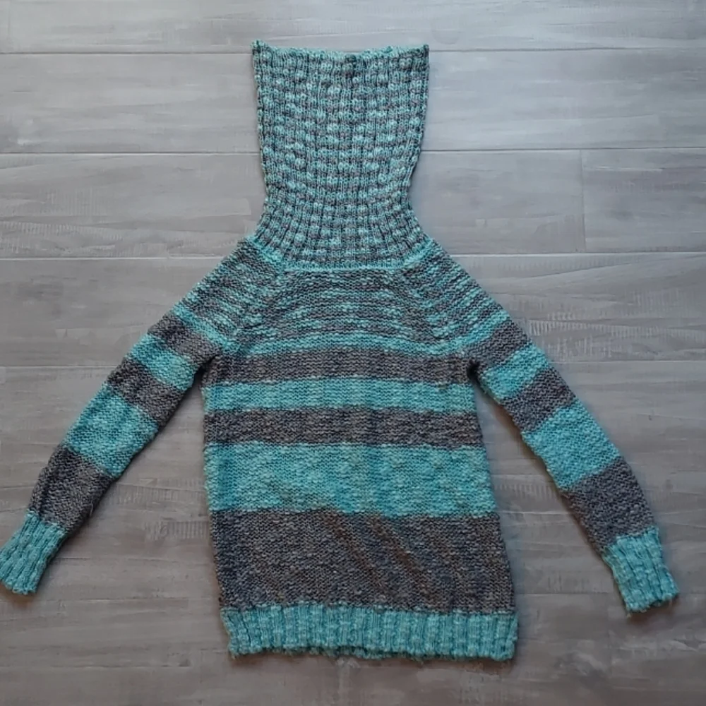 Turtleneck sweater - Picture 2 of 2
